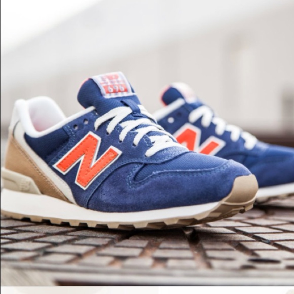 NWT new balance 696 lakeview  sneakers